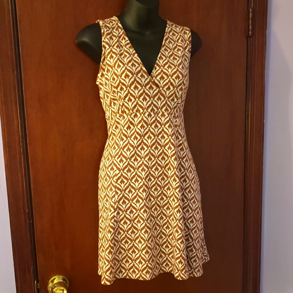 Brown Geometric Dress Size L